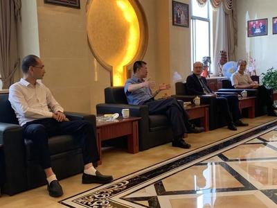 冠軍磁磚喜迎建材行業協會領導蒞臨指導，共話磁磚行業新篇章